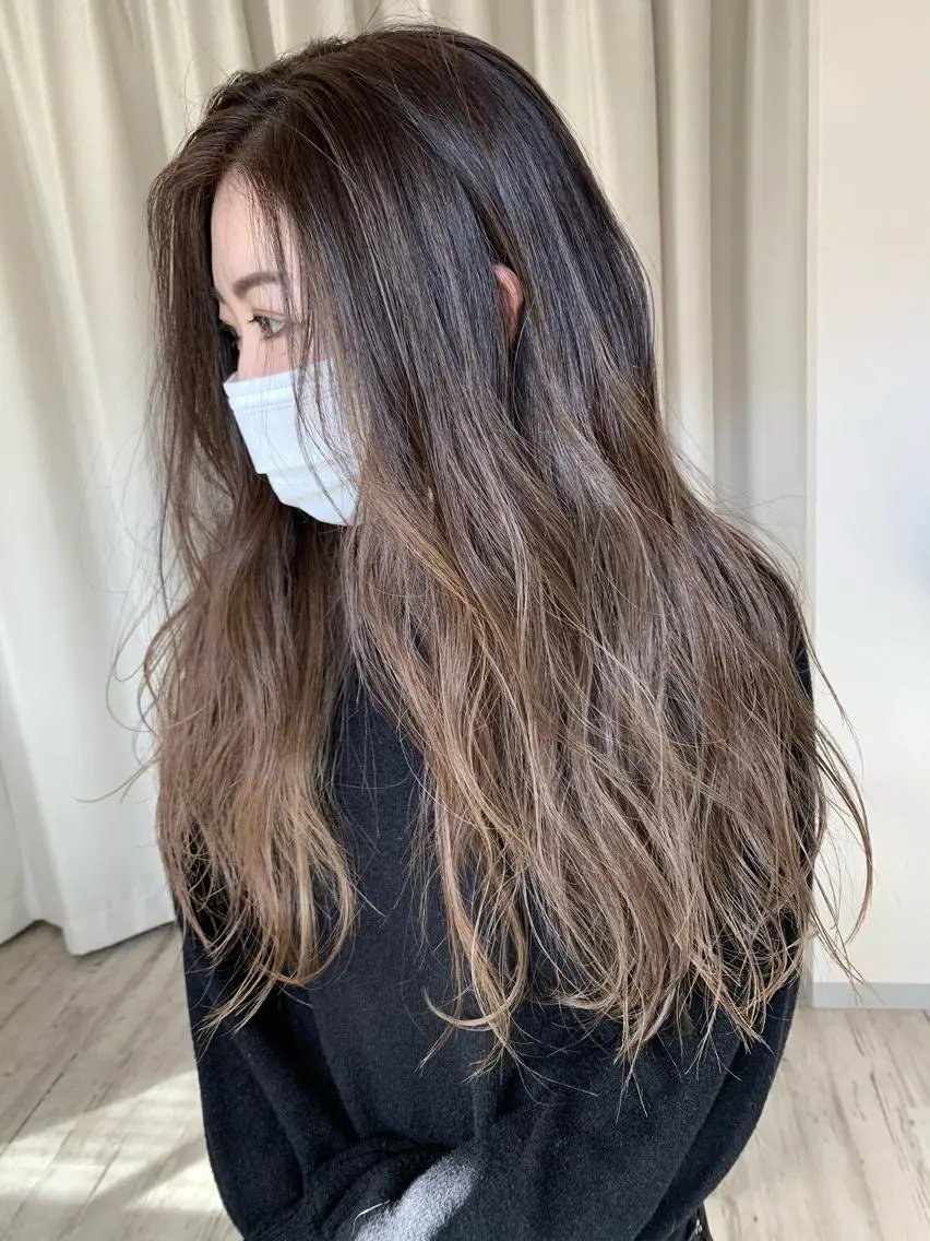 ロング ハイライト カット ヘアカラー yoshihara yuukiのヘアスタイル
