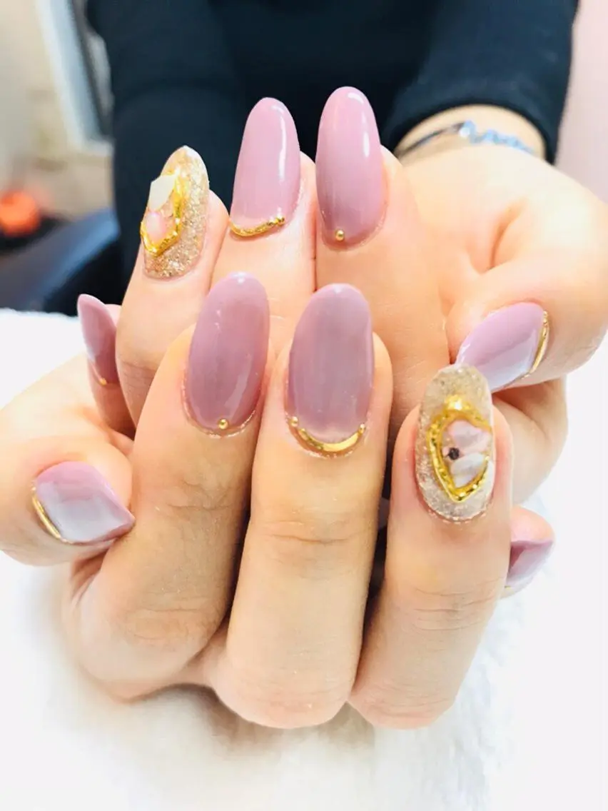 ミディアム ネイル アートネイル ハンドネイル ネイル&アイラッシュ アイブロウBloomのマツエク・マツパデザイン