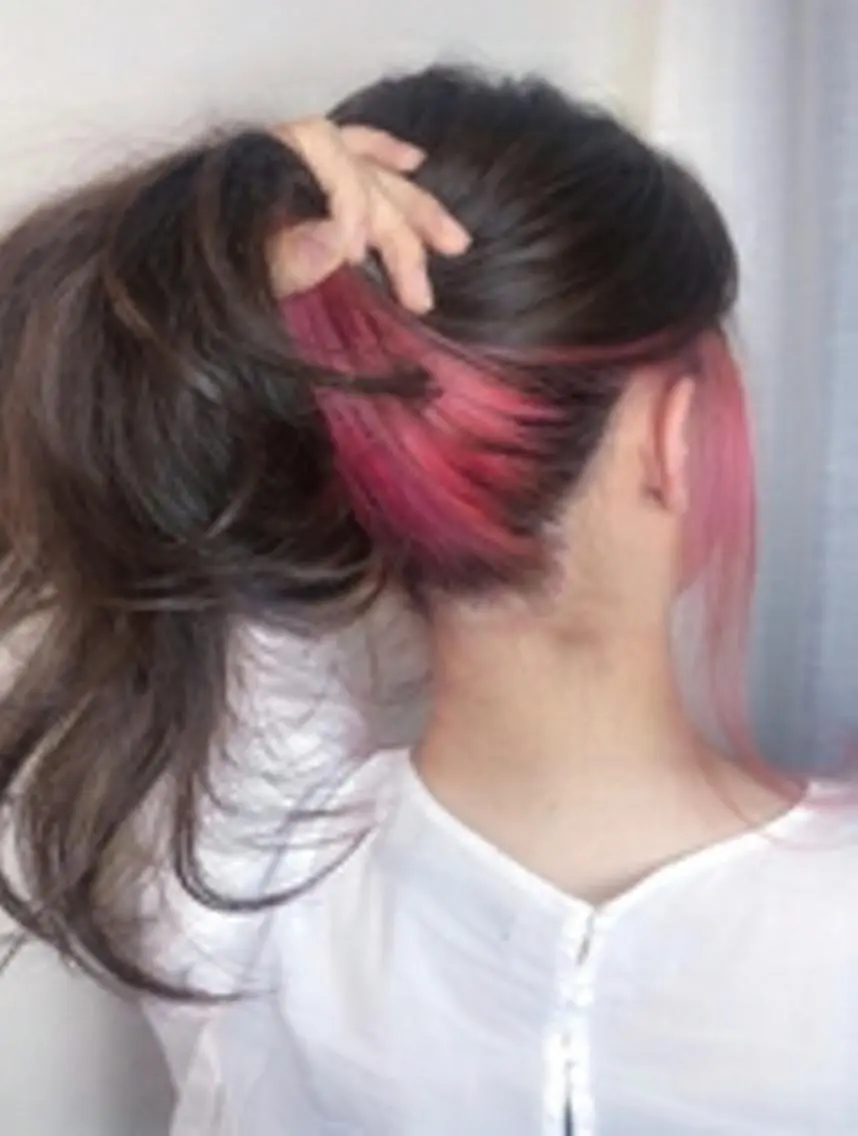 カラー 冨岡 千尋のヘアスタイル