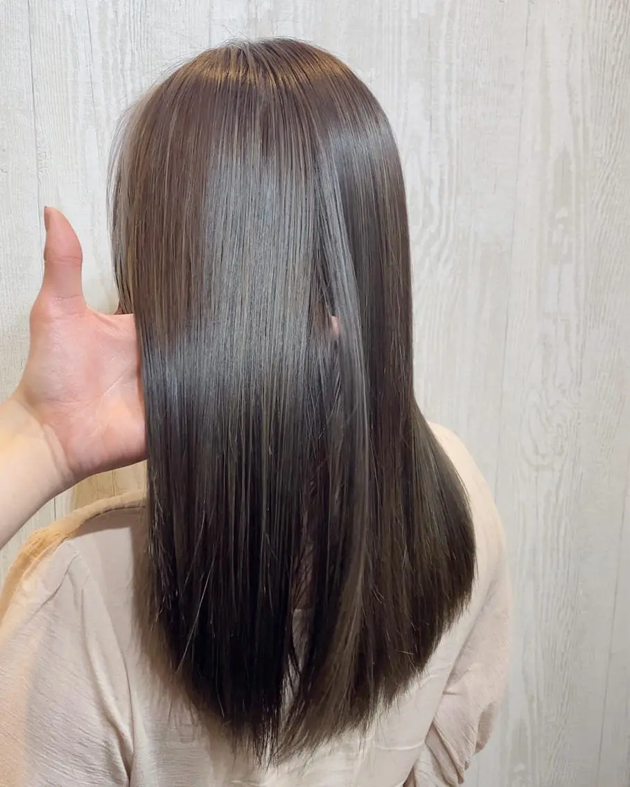 セミロング カラー カット ヘアカラー トリートメント TELA HAIR 副代表　岡田のヘアスタイル