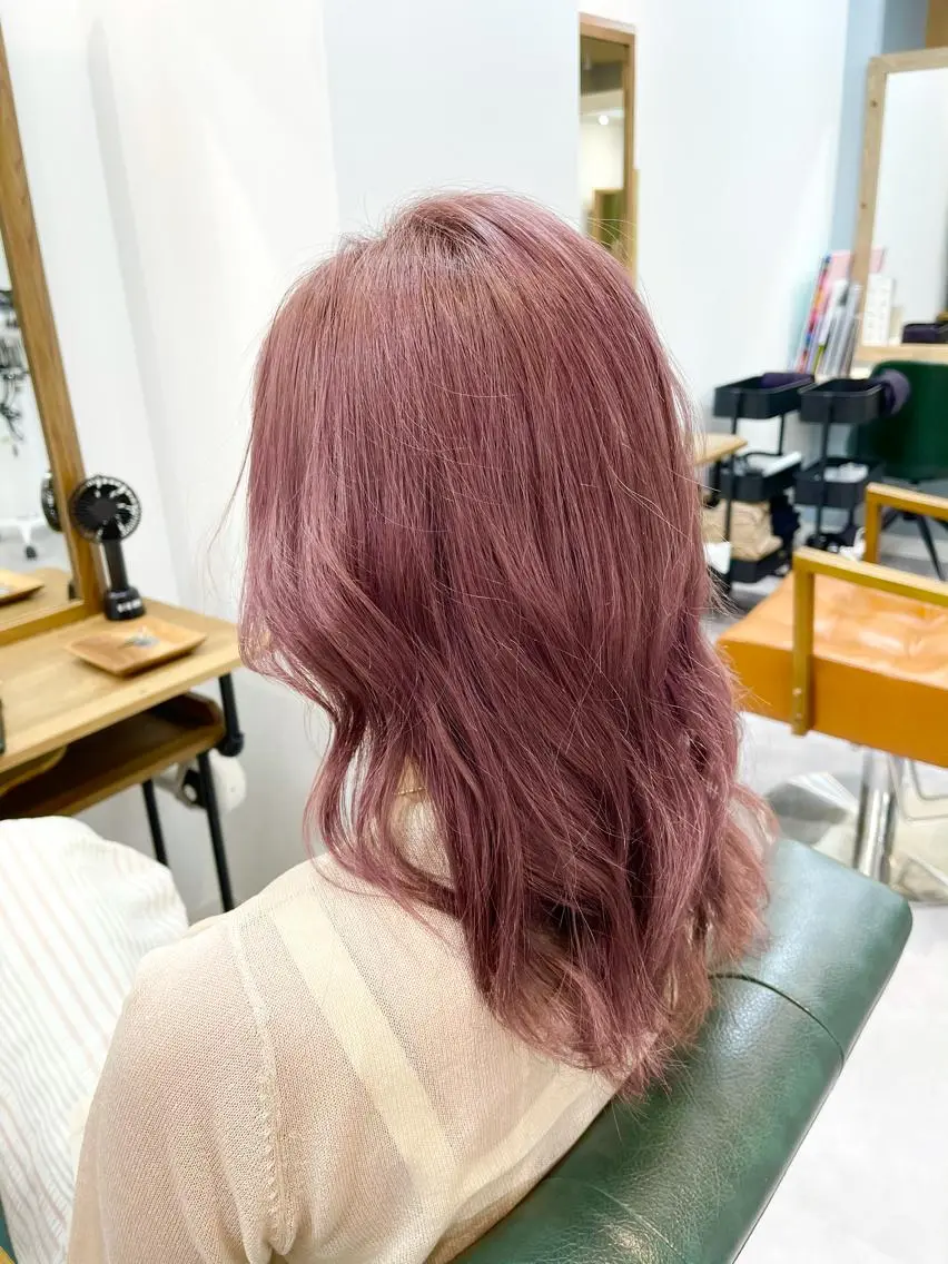 セミロング カラー ブリーチ ハイトーンカラー ラベンダーカラー ピンクカラー ピンクラベンダー カット ヘアカラー トリートメント 話題の技術✨lore 店長タカハシ　ケントのヘアスタイル