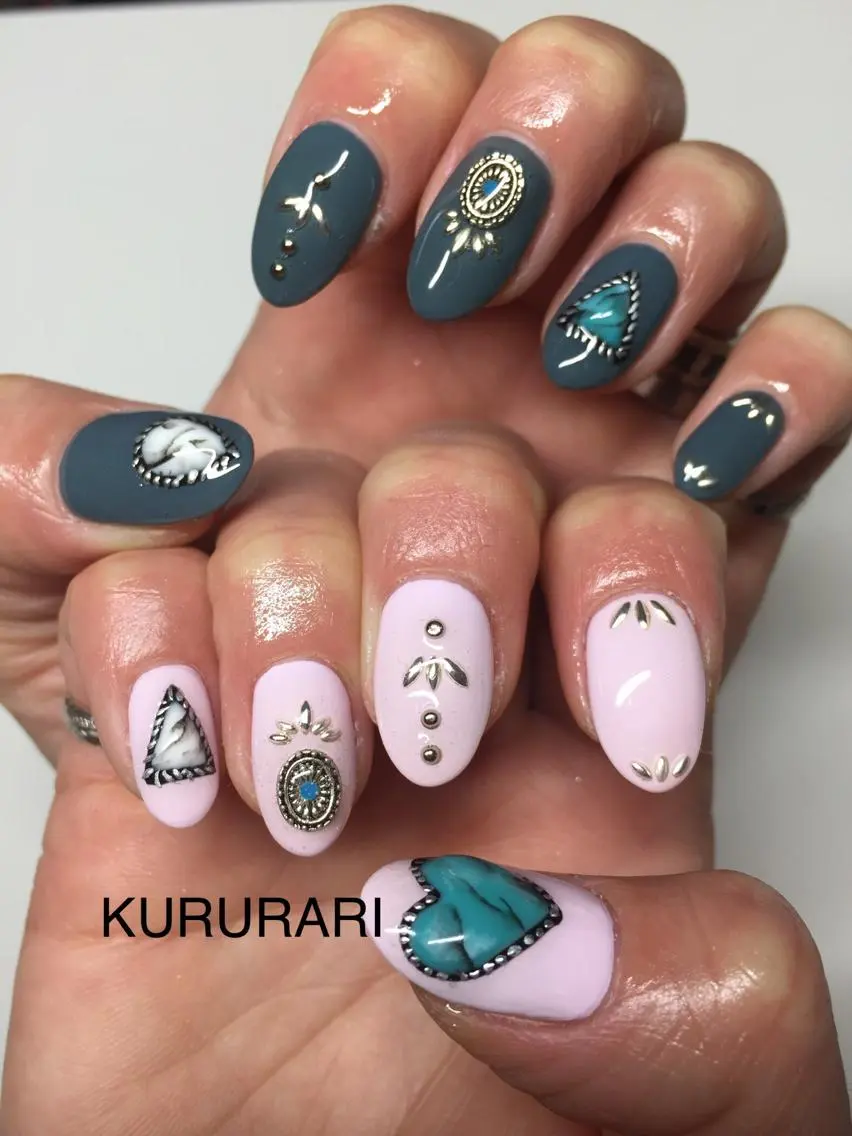 ネイル アートネイル ジェルネイル ストーンネイル KURURARI NAILのネイルデザイン