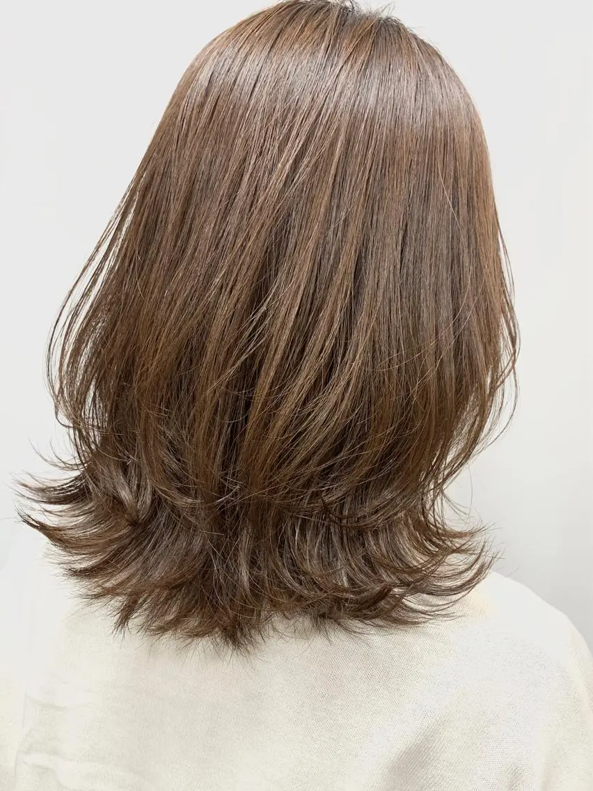 ミディアム レイヤー/艶髪カラー 森本くるみのヘアスタイル