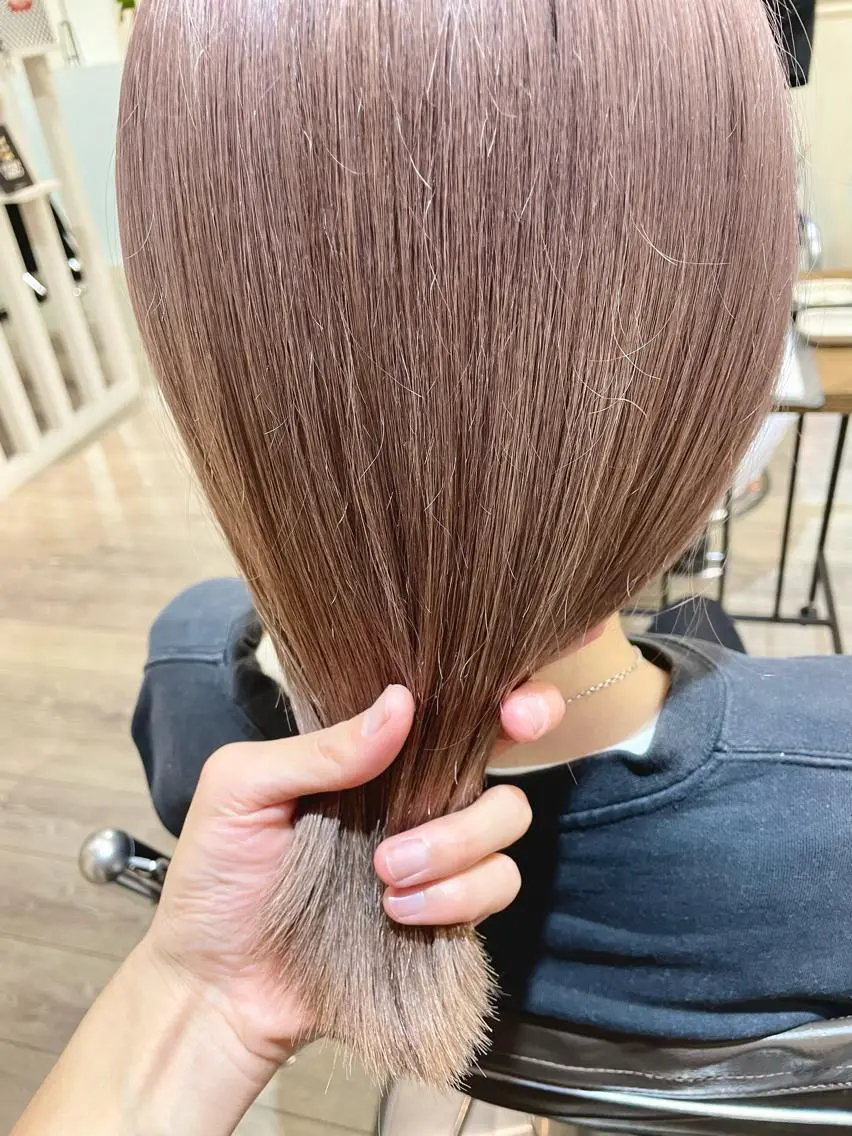 ミディアム カラー ベージュカラー 小関 仁晴のヘアスタイル
