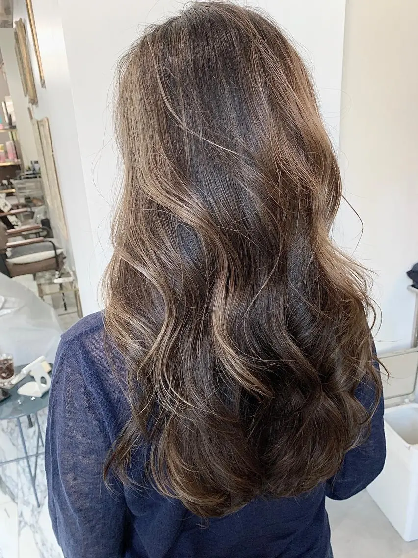 ロング カラー バレイヤージュ ブリーチ ブラウンカラー レイヤーカット エクステ（レミー毛） NINEのヘアスタイル