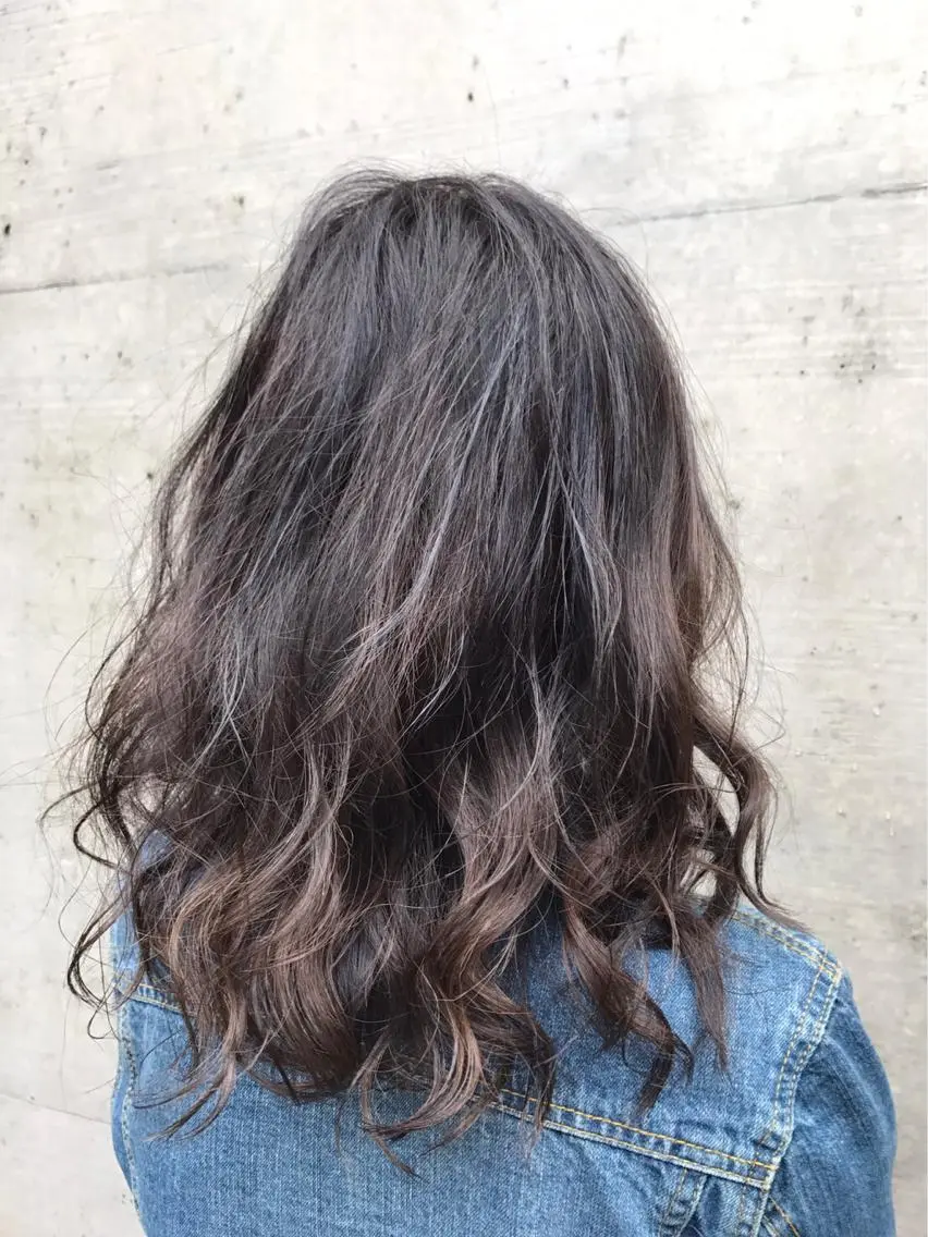 ロング カラー パーマ 色落ちまでキレイに! !女性サロンのヘアスタイル