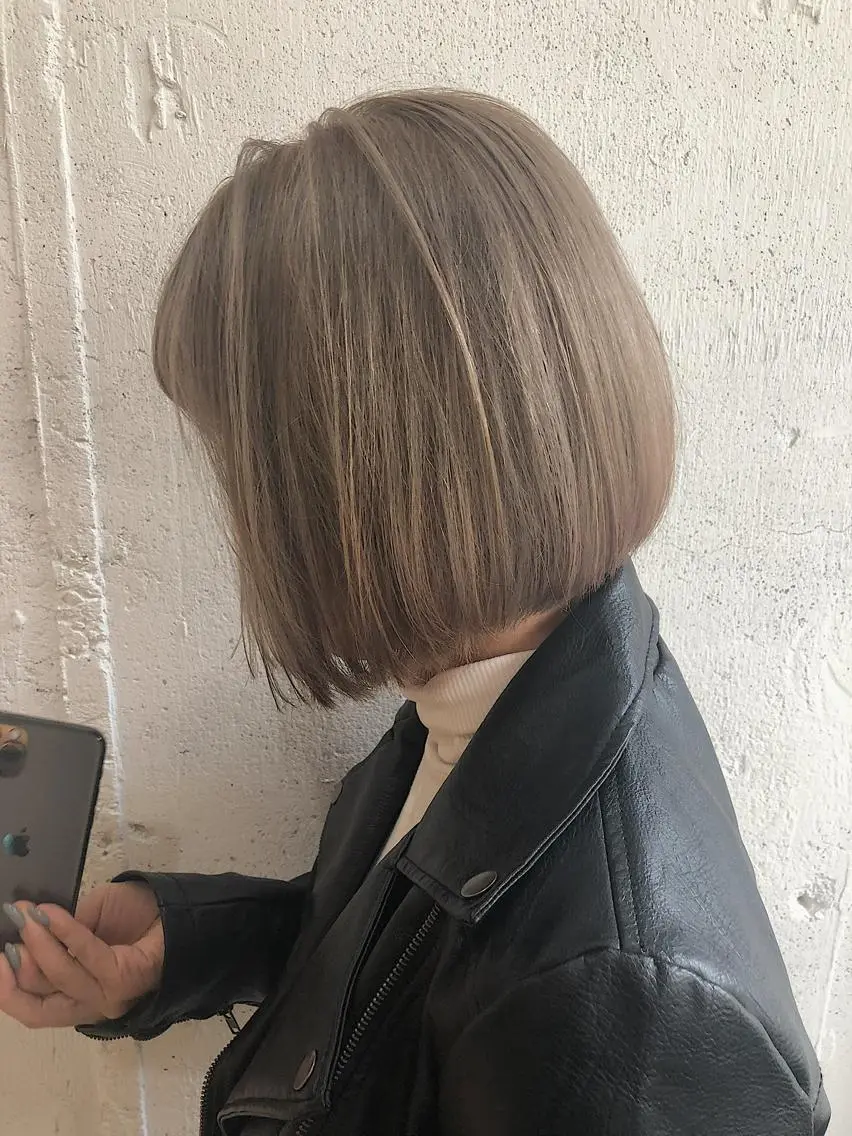 ショート ヘアカラー フジサキ ケンのヘアスタイル