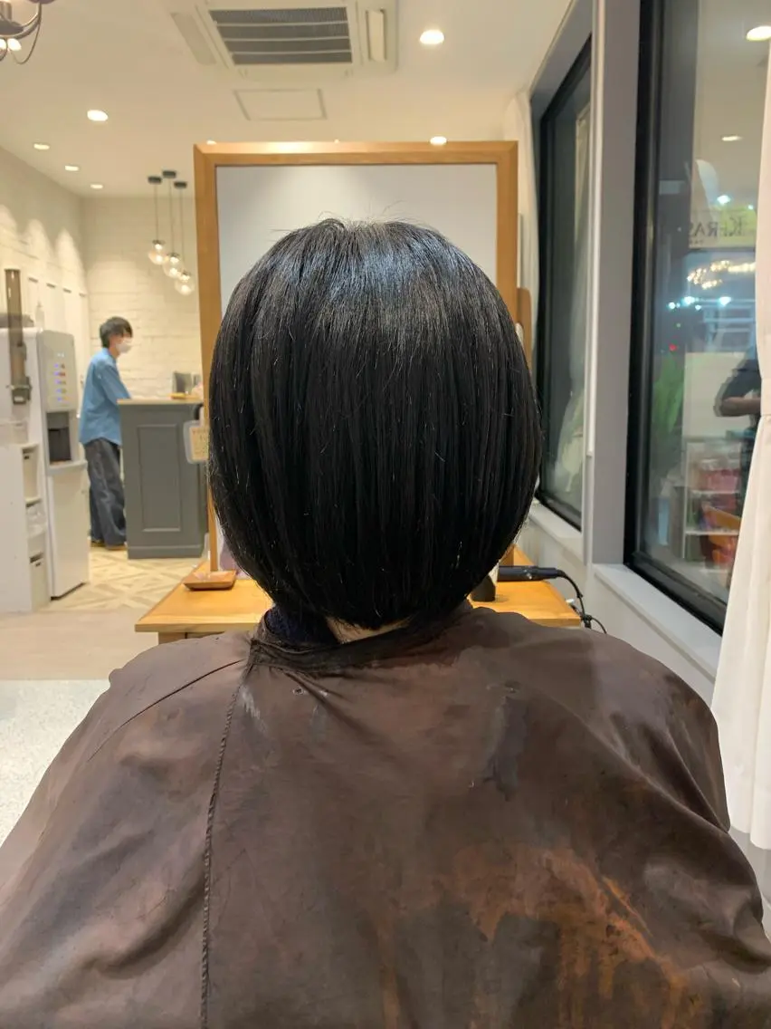 ミディアム アッシュ 立花 莉奈のヘアスタイル
