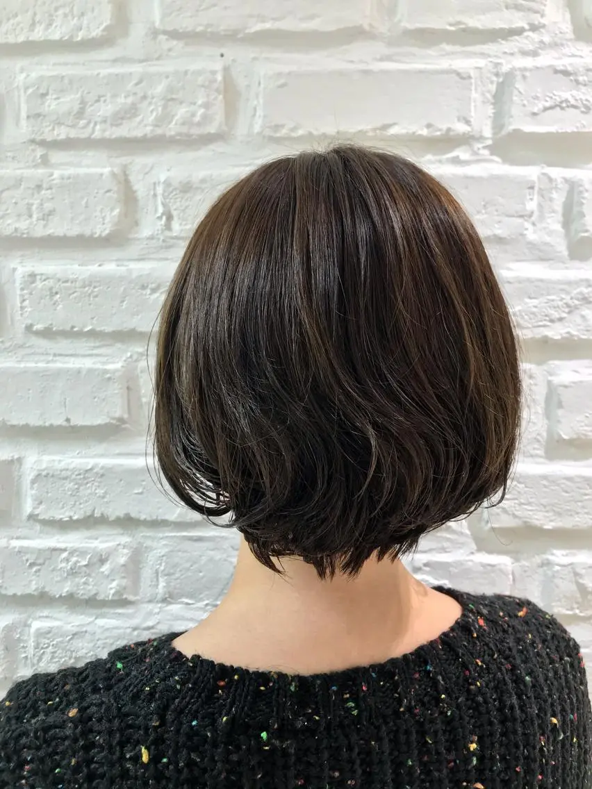ショート カラー ベージュカラー ハイライトカラー イルミナカラー ハイライト 【暖色カラー特化】 中山由梨のヘアスタイル