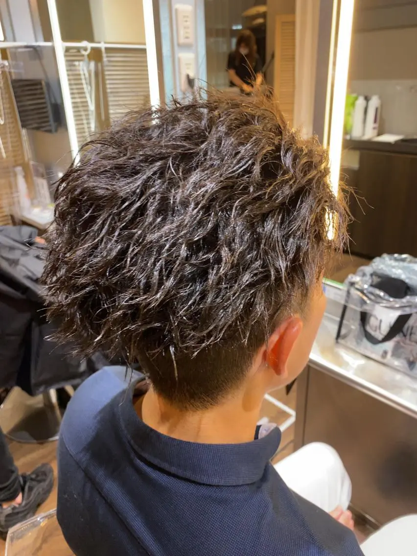 メンズ メンズパーマ メンズツイストパーマ ツイストパーマ 谷口 雅門のヘアスタイル