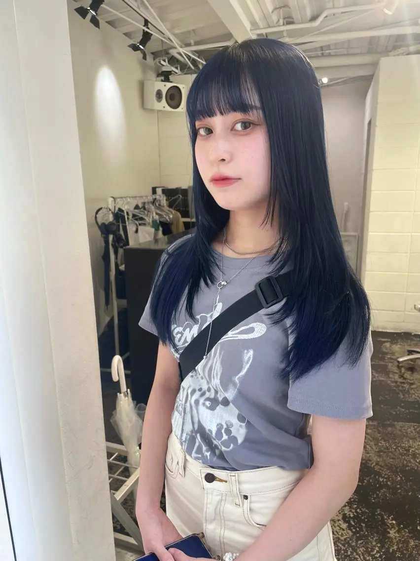 ロング カラー パーマ ヘアアレンジ メンズ キッズ ネイル マツエク・マツパ アイブロウ メンズブリーチ ブリーチ ブルーカラー ブルー カット ヘアカラー トリートメント 艶ハイトーン/ヘア アレンジAYAKAのヘアスタイル