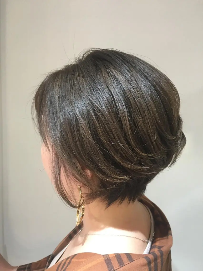 ショート カラー 中間 将人のヘアスタイル