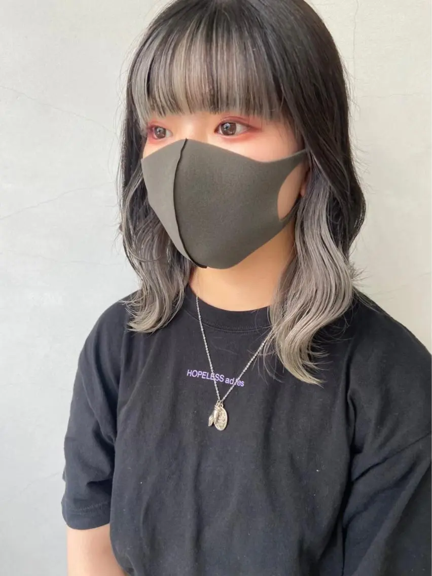 カラー ブリーチ インナーカラー miu .のヘアスタイル