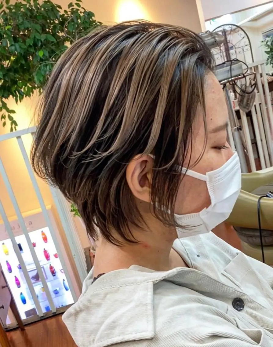 ショート カラー ブリーチ ヨシダ トオルのヘアスタイル