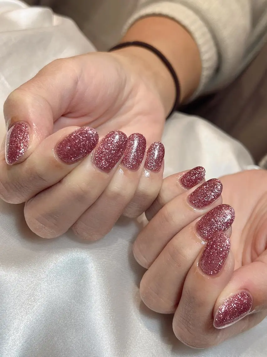 ネイル ラメ(グリッター) ワンカラーネイル ピンク bijou nails 蓮のネイルデザイン