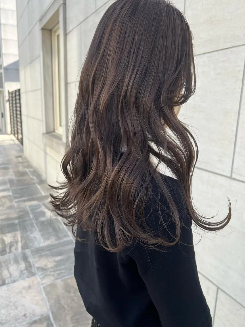 セミロング カラー ベージュカラー ブリーチ 鎌倉 圭太のヘアスタイル