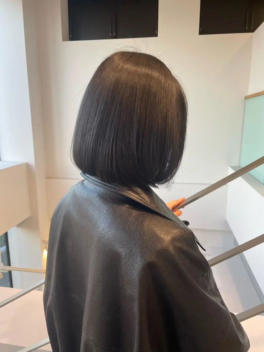 ショート カラー ヘアアレンジ アイブロウ ミニボブ/ブリーチ 🌈MISATOのヘアスタイル