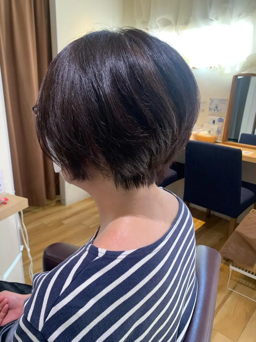 ショート カラー パーマ ヘアアレンジ メンズ キッズ ネイル マツエク・マツパ アイブロウ テラコッタ 眉カラー ナチュラル 顔周りカット レイヤーカット 白髪世代特化 🌿飯塚京橋のヘアスタイル