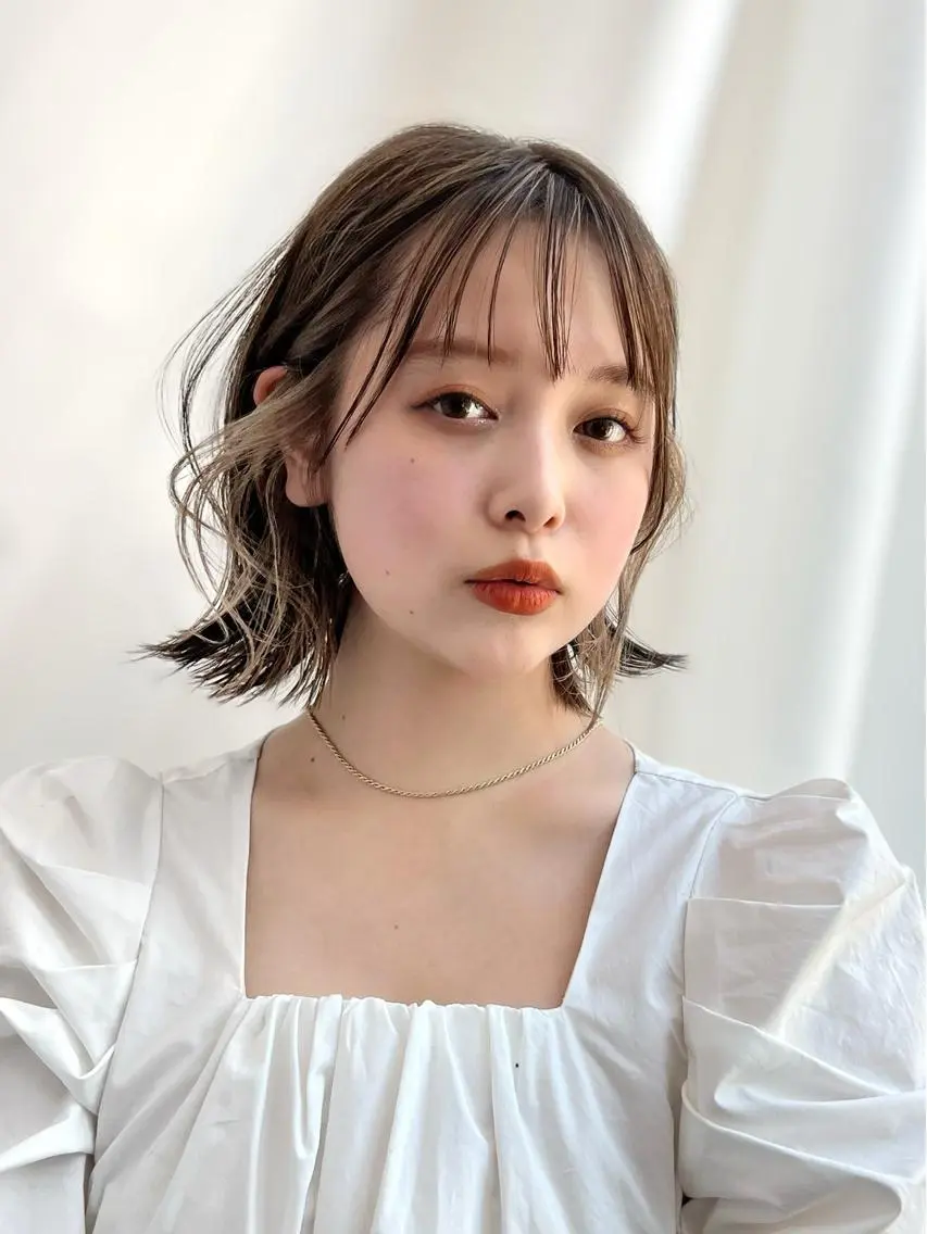 ミディアム カラー ベージュカラー 透明感カラー グレージュ ボブ ヘアカラー トリートメント レイヤー専門家 ダブルカラー修のヘアスタイル
