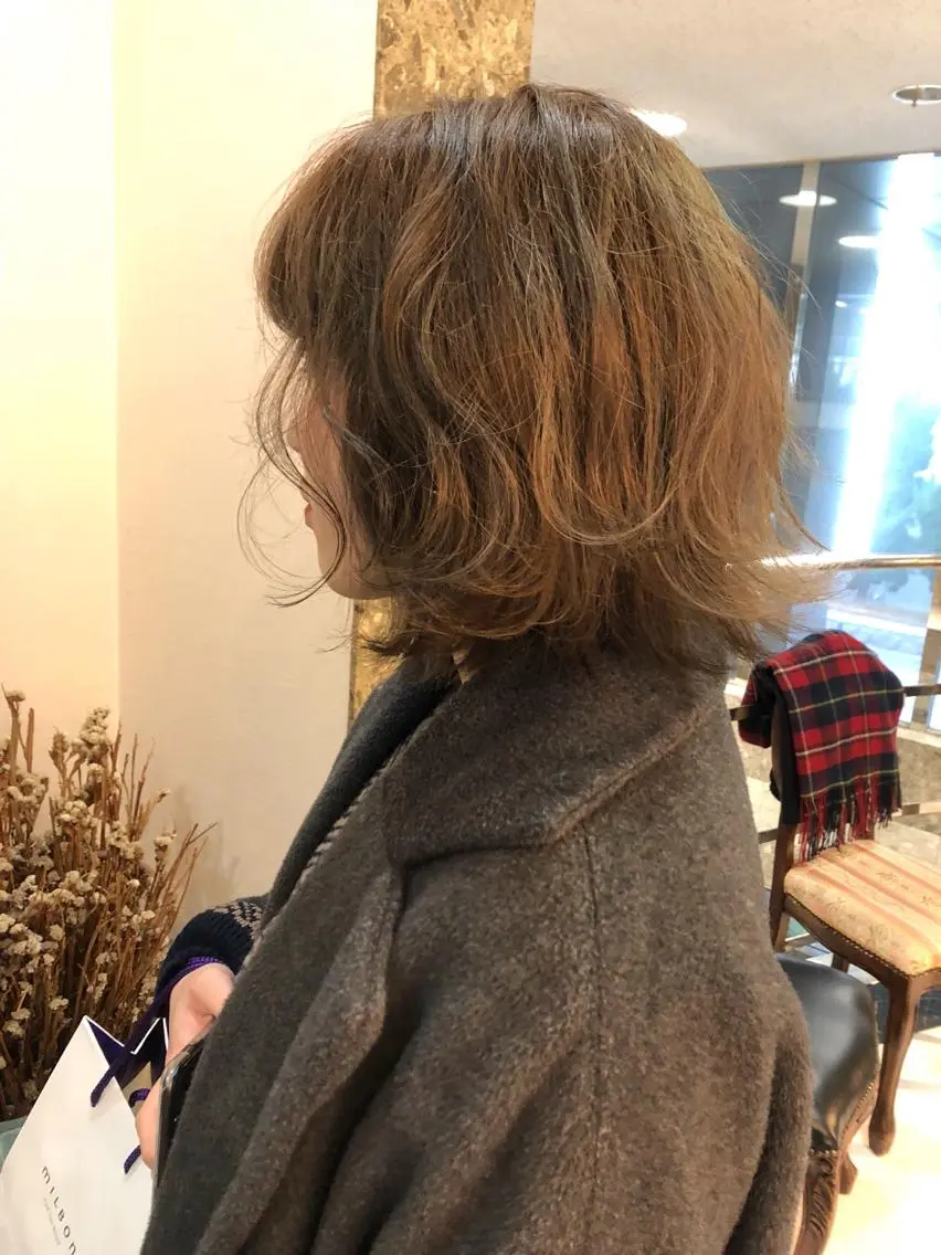 ミディアム カラー ベージュカラー ブリーチ 卒業式のヘアスタイル Pia ツボイ ケイタのヘアスタイル