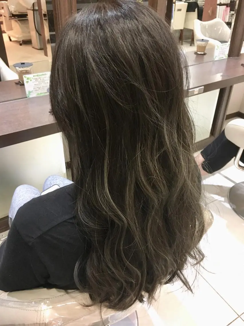 ロング カラー グラデーションカラー ハイライトカラー ハイライト 寺内 紳悟のヘアスタイル