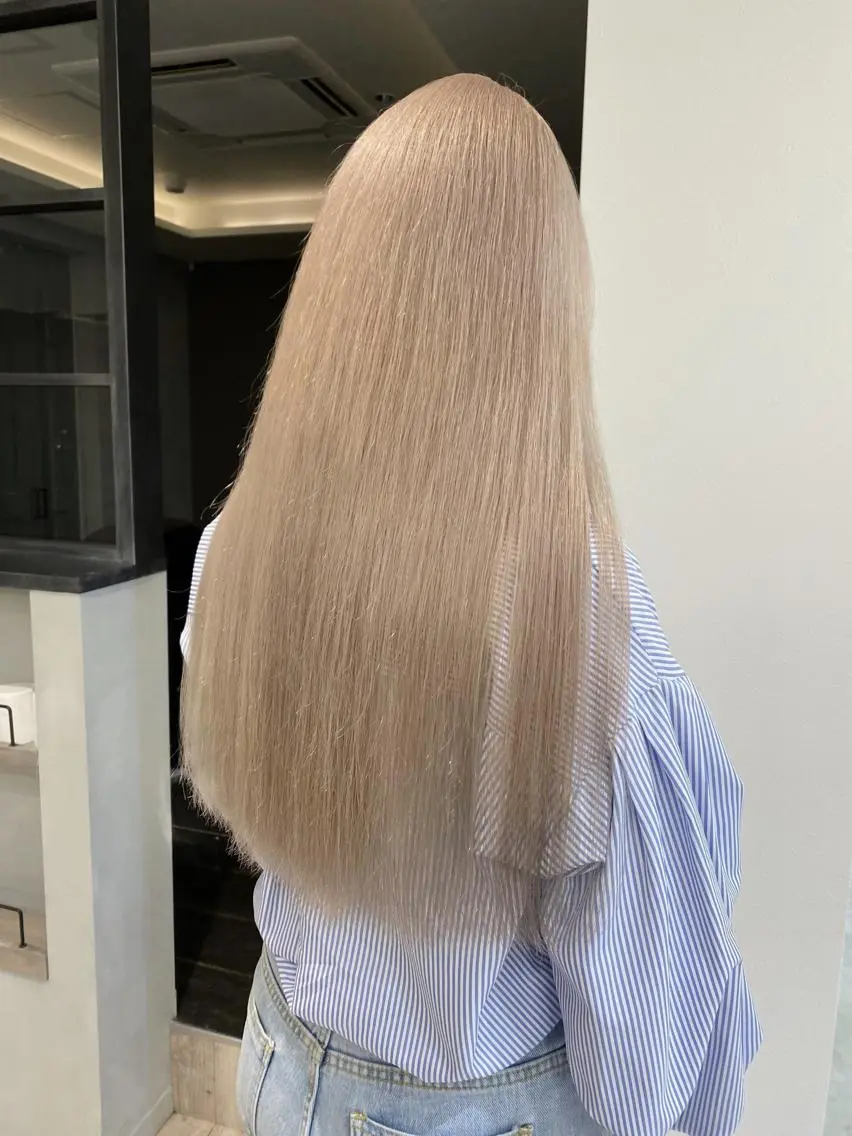 ロング カラー ハイトーンカラー ヘアカラー ハイトーン特化サロン 🍑momo🍑のヘアスタイル