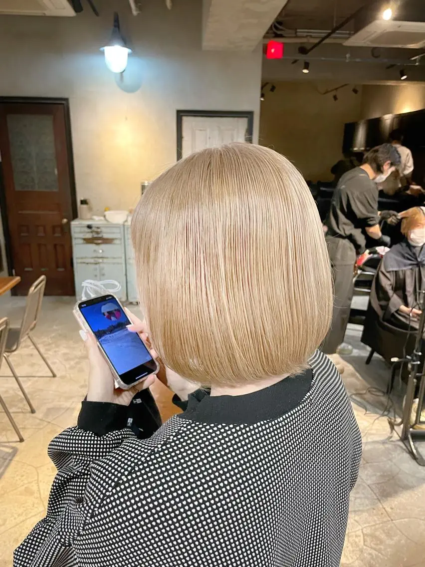 ショート カラー ヘアアレンジ ベージュカラー ホワイトベージュ ヘアカラー トリートメント ヘアセット 美髪/透明感/レイヤ ーTATSUKI☘️のヘアスタイル