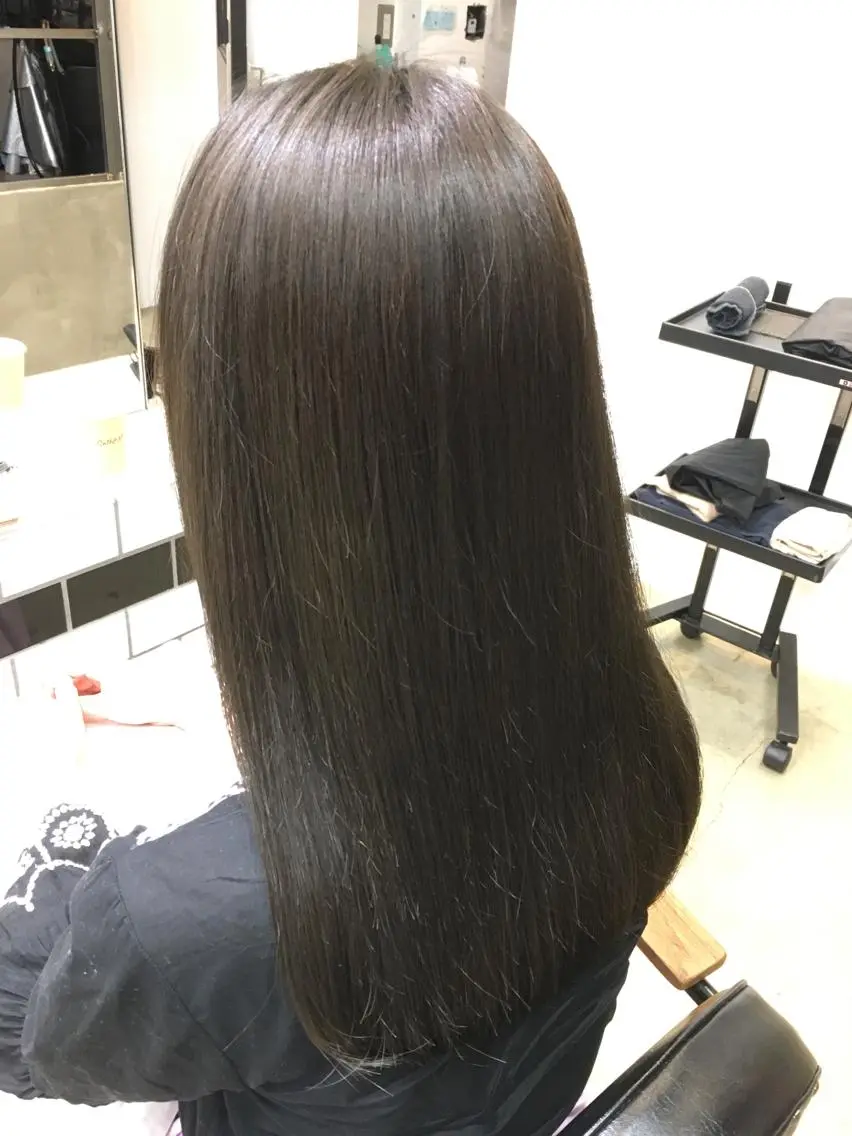 セミロング カラー アッシュ ミント メンズ眉毛ITSUK Iメンズ専門　新宿の眉毛・アイブロウイメージ