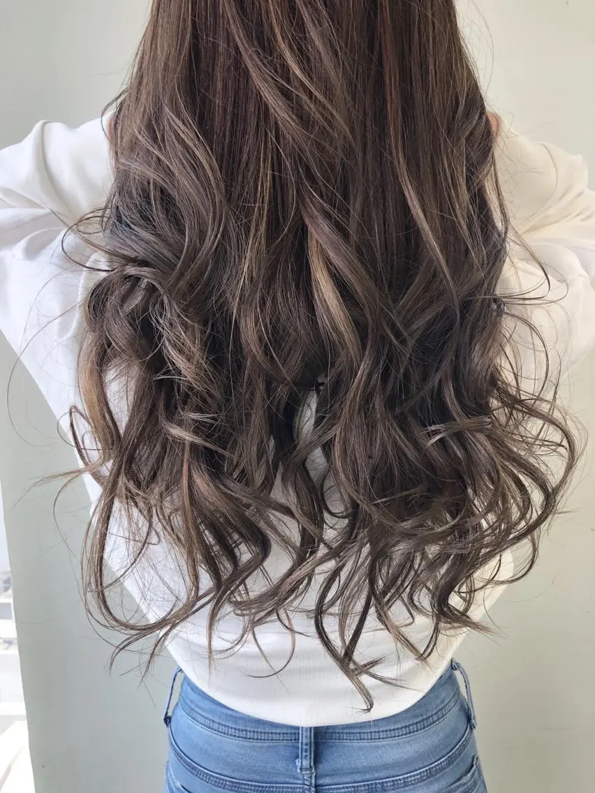 ロング ハイライト 小澤大輔 YOLO hairのヘアスタイル
