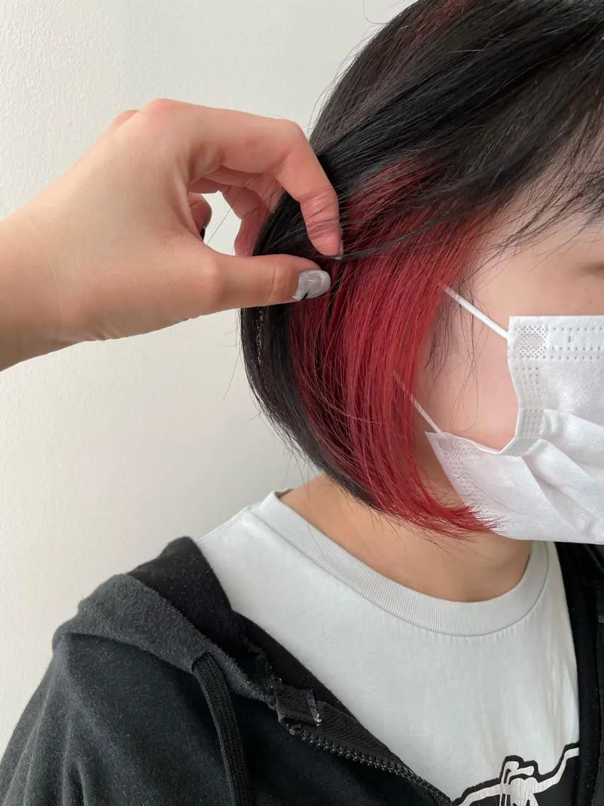 ミディアム カラー 透明感カラー 🩶🩵🩷AIRIのヘアスタイル