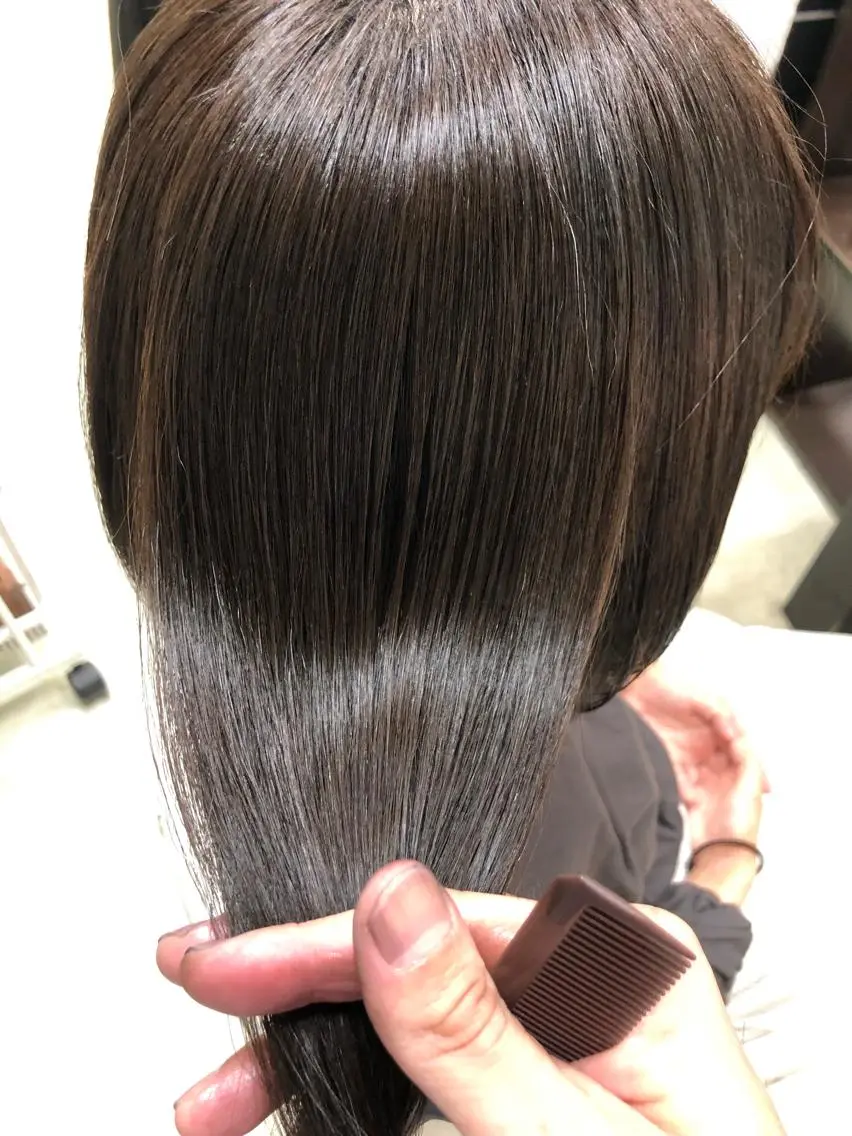 セミロング カット ヘアカラー 縮毛矯正 le. pidorgeのヘアスタイル