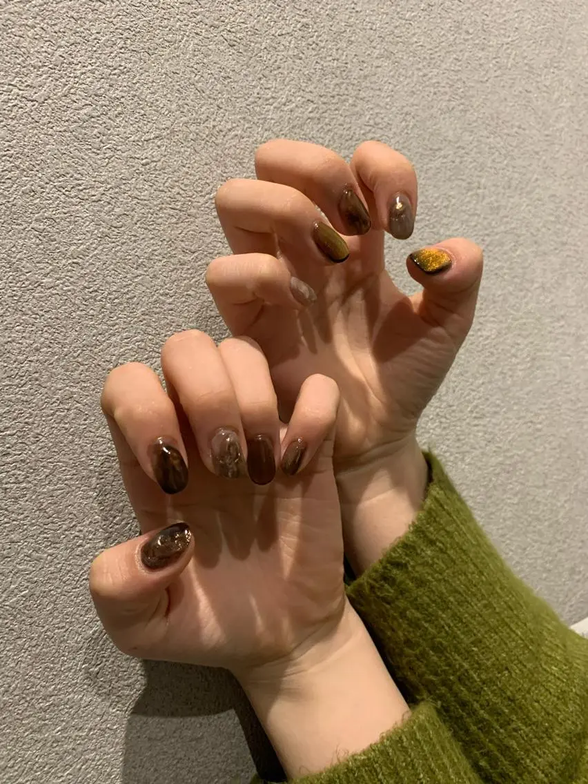 ネイル ブラウン ニュアンスネイル ハンドネイル Crescent Eye Yukiのネイルデザイン