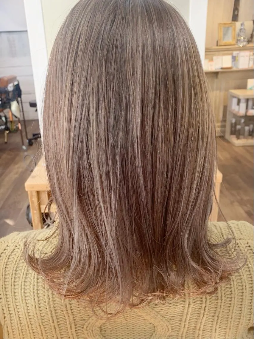 ミディアム カラー 初めてでも失敗しない 透明感カラー Miiのヘアスタイル