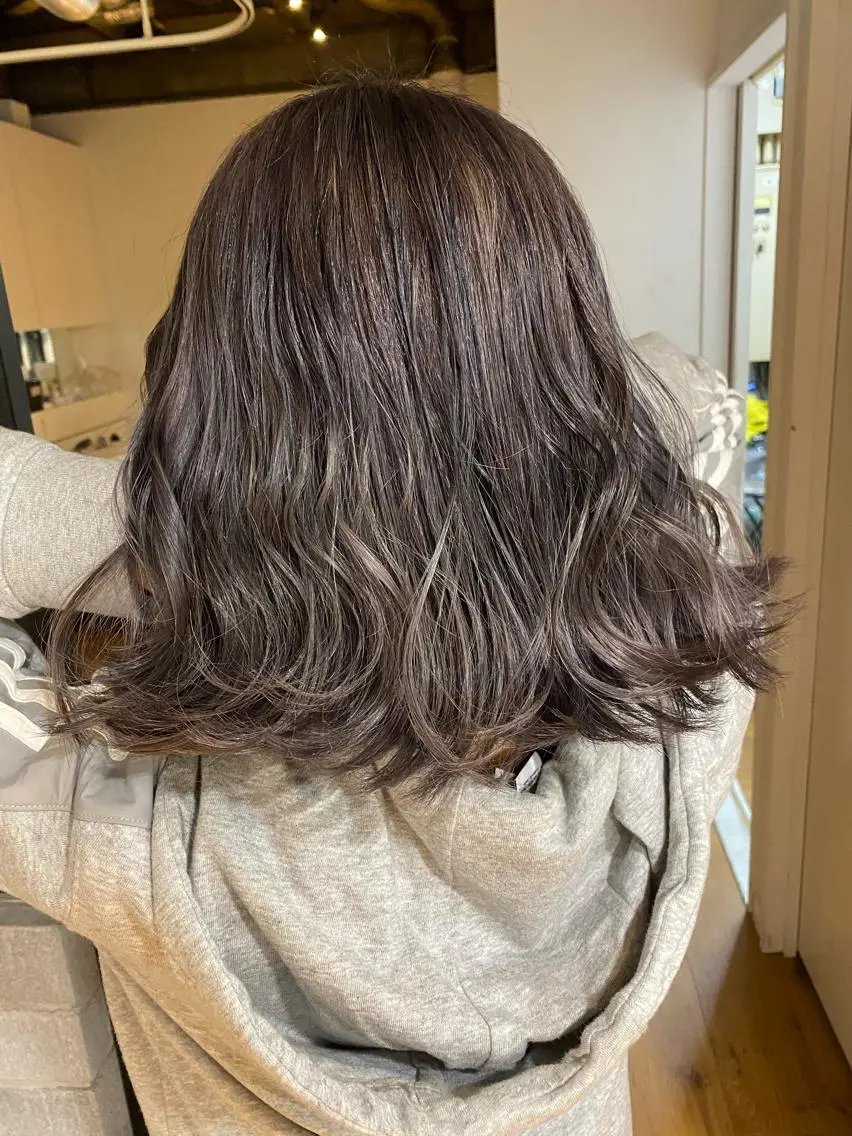 セミロング カラー ヘアアレンジ グレージュ 久米 治仁のヘアスタイル