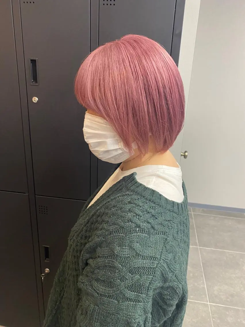 ショート maco 艶感ハイトーン🦋のヘアスタイル