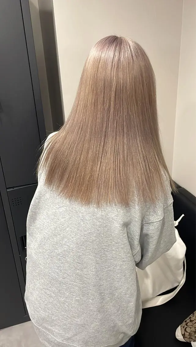 ロング カラー 切りっぱなしボブ レイヤー/縮毛矯正のヘアスタイル