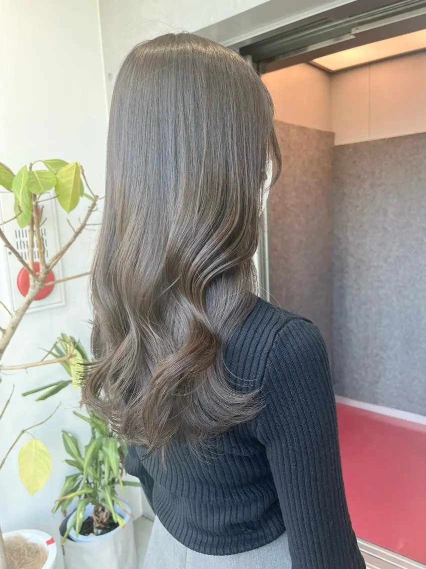 ロング カラー パーマ ヘアアレンジ 透明感/オリーブ/ グレージュ/YUKAのヘアスタイル