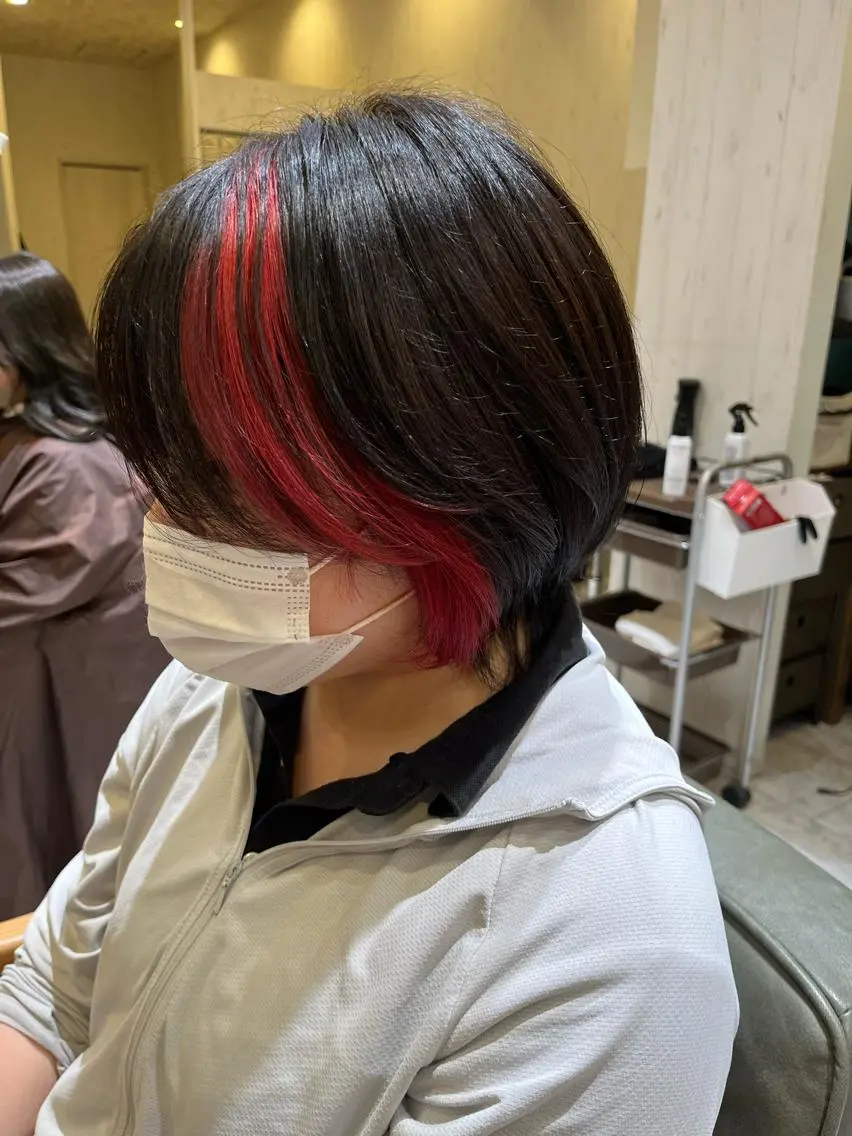ショート カット ヘアカラー トリートメント Ｕｋａ .のヘアスタイル