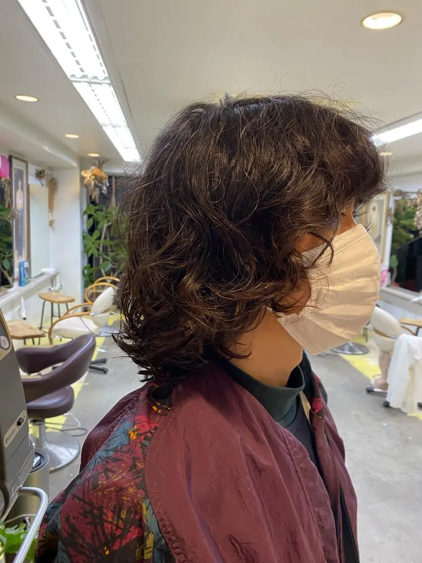 ミディアム ウルフカット カット パーマ トリートメント Moca 〰️のヘアスタイル