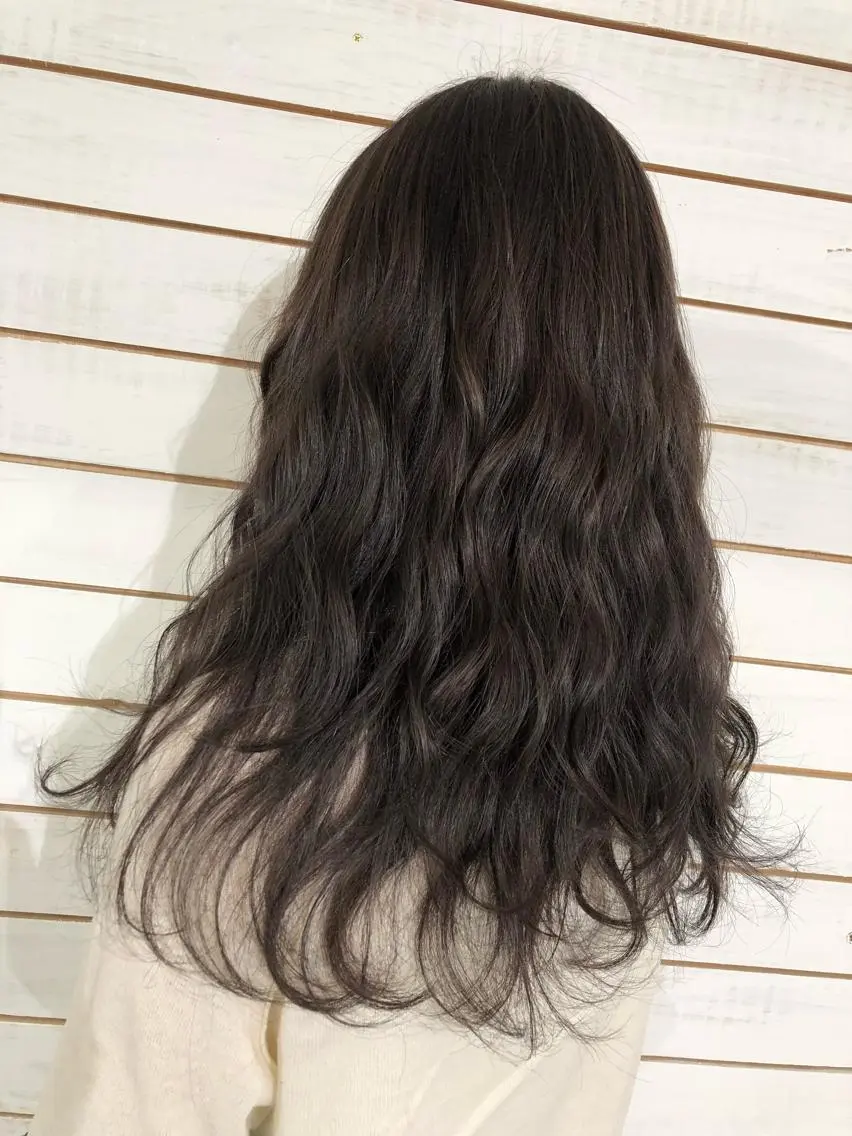 セミロング カラー アッシュ アッシュブラウン ブラウンカラー ヘアカラー トリートメント 🧡艶髪/エクステ 🫧🧡YUKI❄️のヘアスタイル