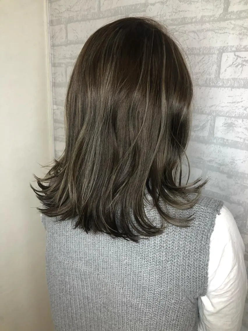 ミディアム カラー ヘアアレンジ グレージュ ハイライトカラー ハイライト 美髪・艶髪特化美容師 RYOJIのヘアスタイル
