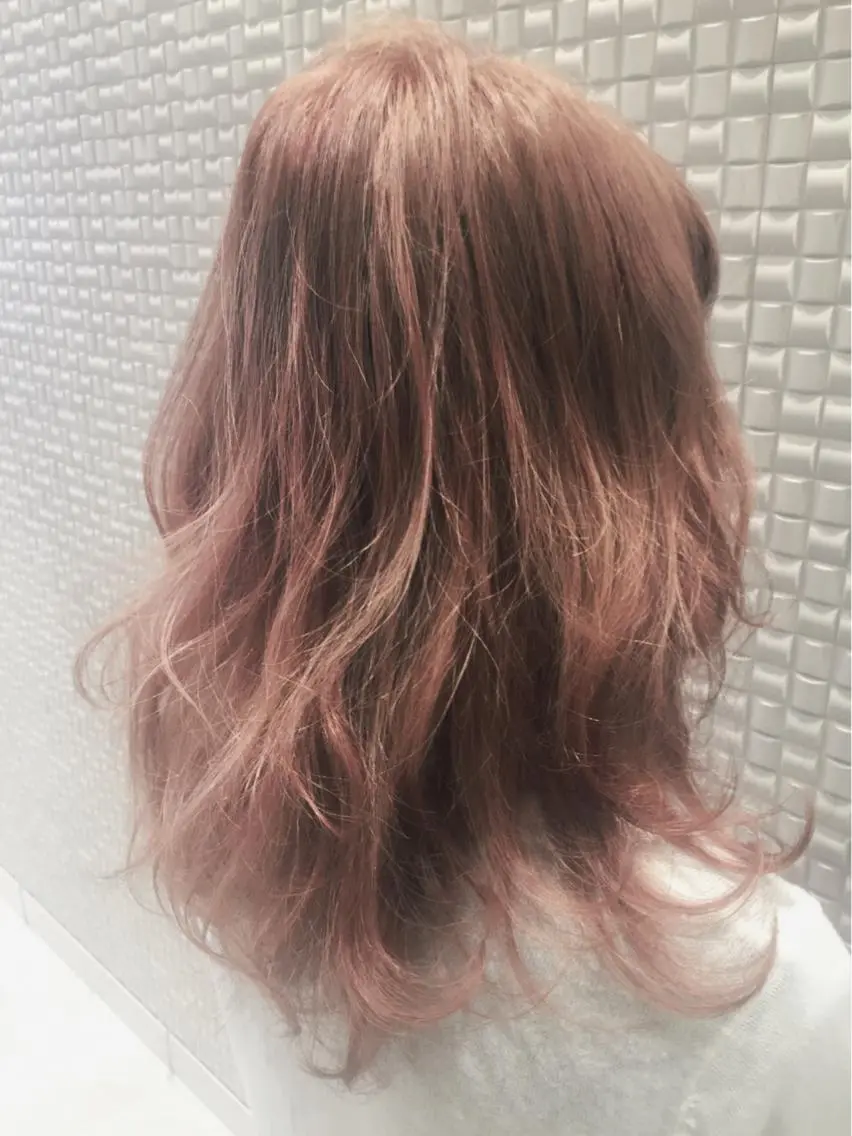 セミロング カラー ヘアアレンジ ベージュカラー ブリーチ 透明感カラー ピンクカラー ピンクベージュ ✨ハイクオリティ✨ 山本香也のヘアスタイル
