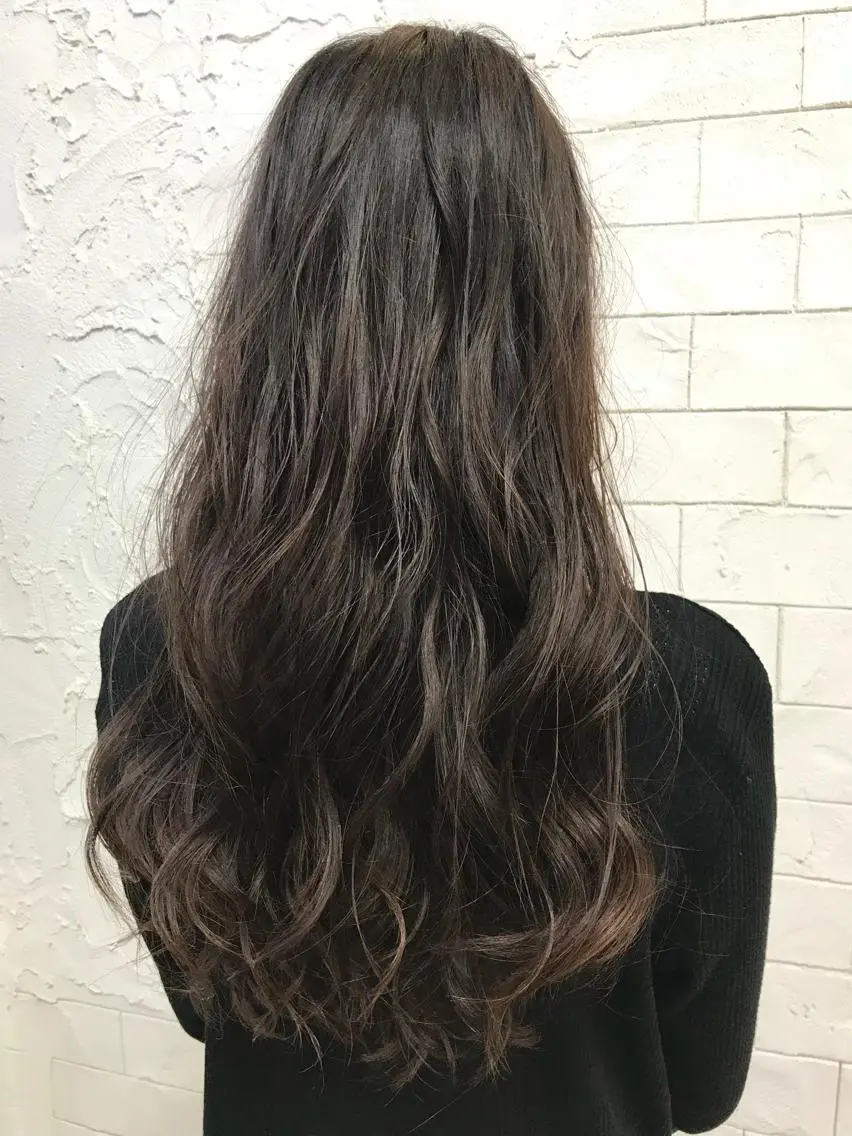 ロング ヘアカラー 須佐 勝也のヘアスタイル