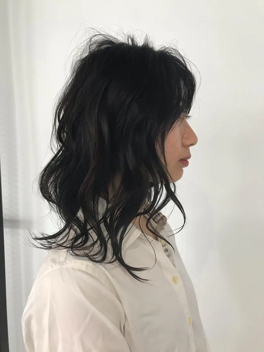 セミロング KOOKI スティードトーキョーのヘアスタイル