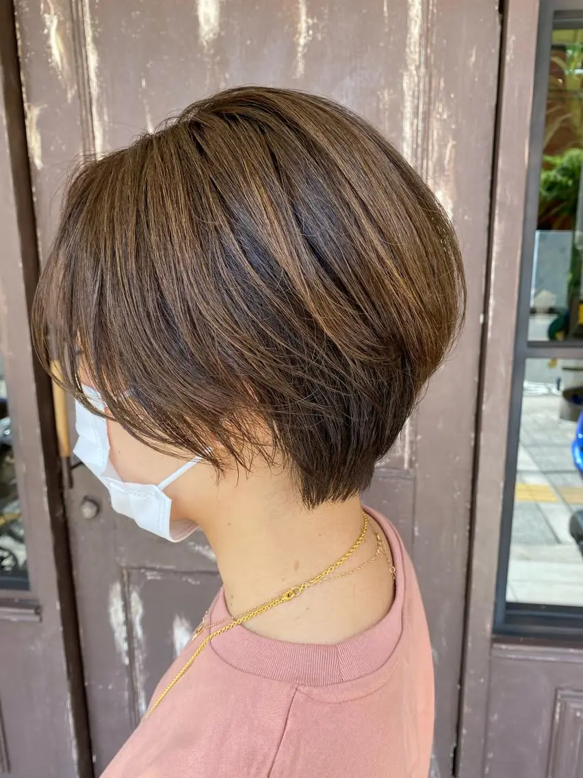 ショート カラー ブラウンカラー オリーブブラウン ショートヘア 川越 輝梨奈のヘアスタイル