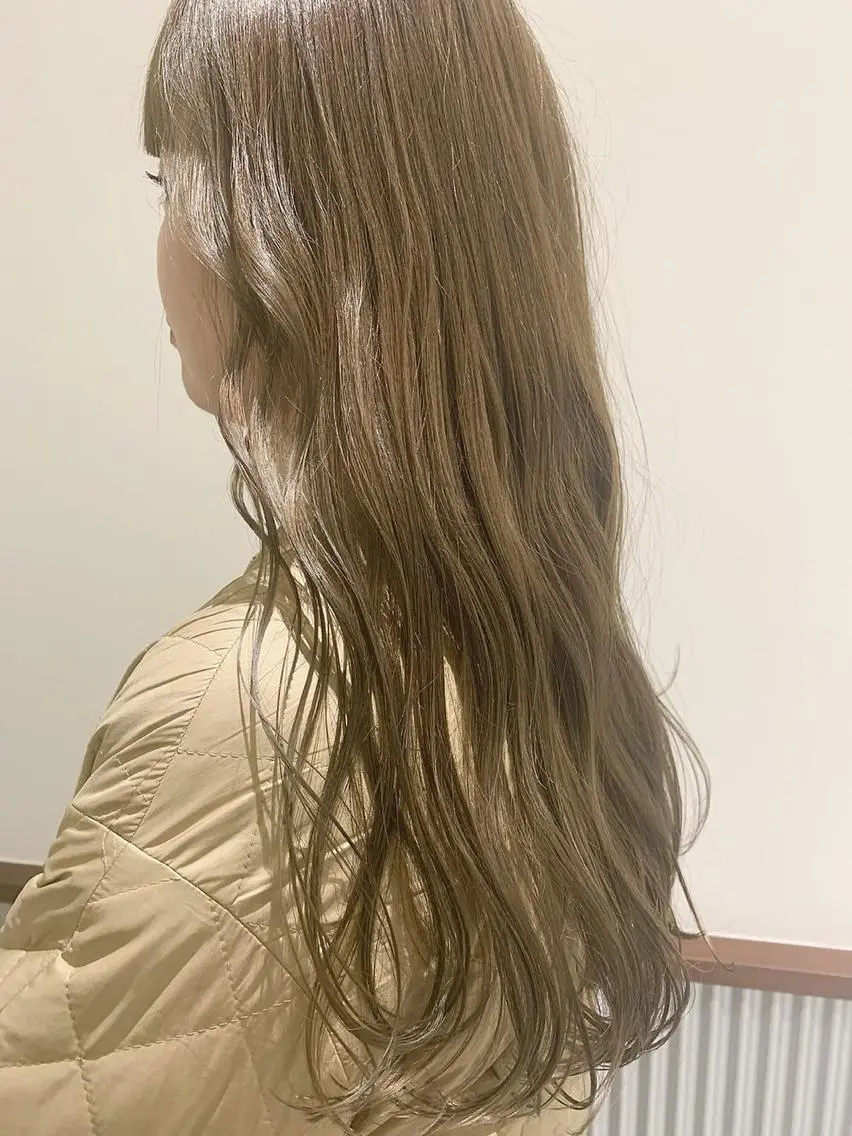 ロング カラー ベージュカラー ミルクティーベージュ mizuki roan多々良店のヘアスタイル