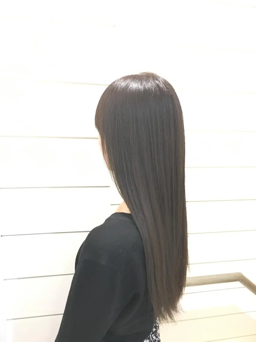 ロング カラー 縮毛矯正 鍵山 千秋のヘアスタイル