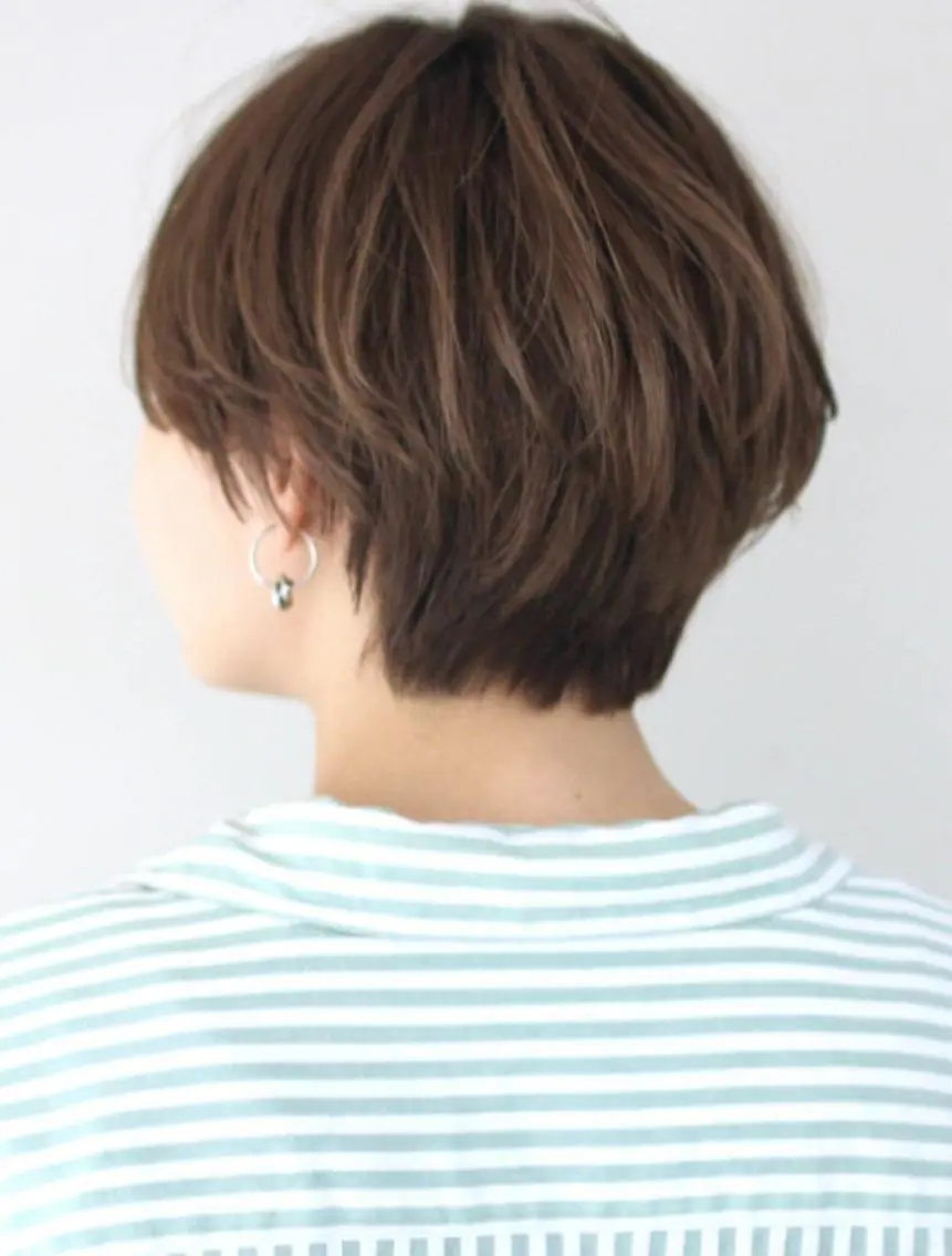 ショート デザインカラー🌼 松原 寿花のヘアスタイル