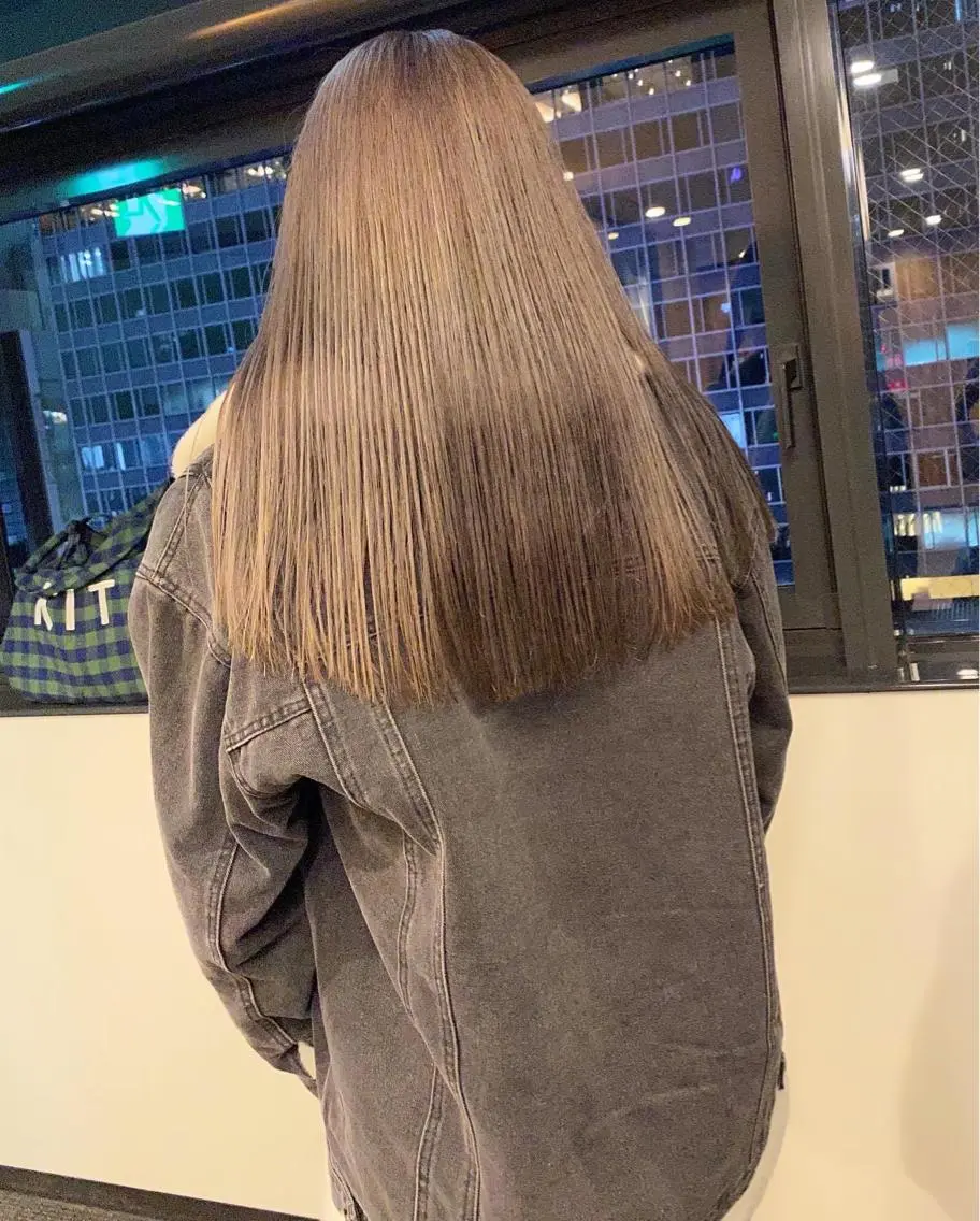 ロング カラー パーマ ヘアアレンジ デザインカラー/ボブ ブリーチカラー/ユリのヘアスタイル