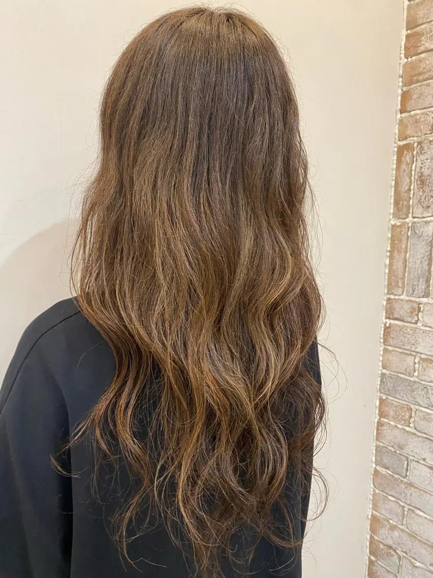 カラー 西郷 友菜のヘアスタイル